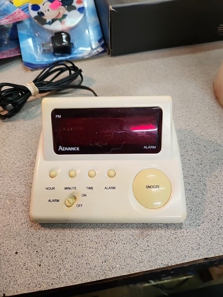Vintage 1993 Advance Digital Alarm Clock Model 4042 Red Numbers Plug In Battery