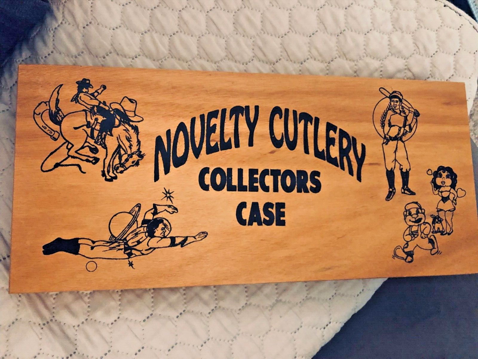 Vintage novelty cutlery collectors case with pocket knives
