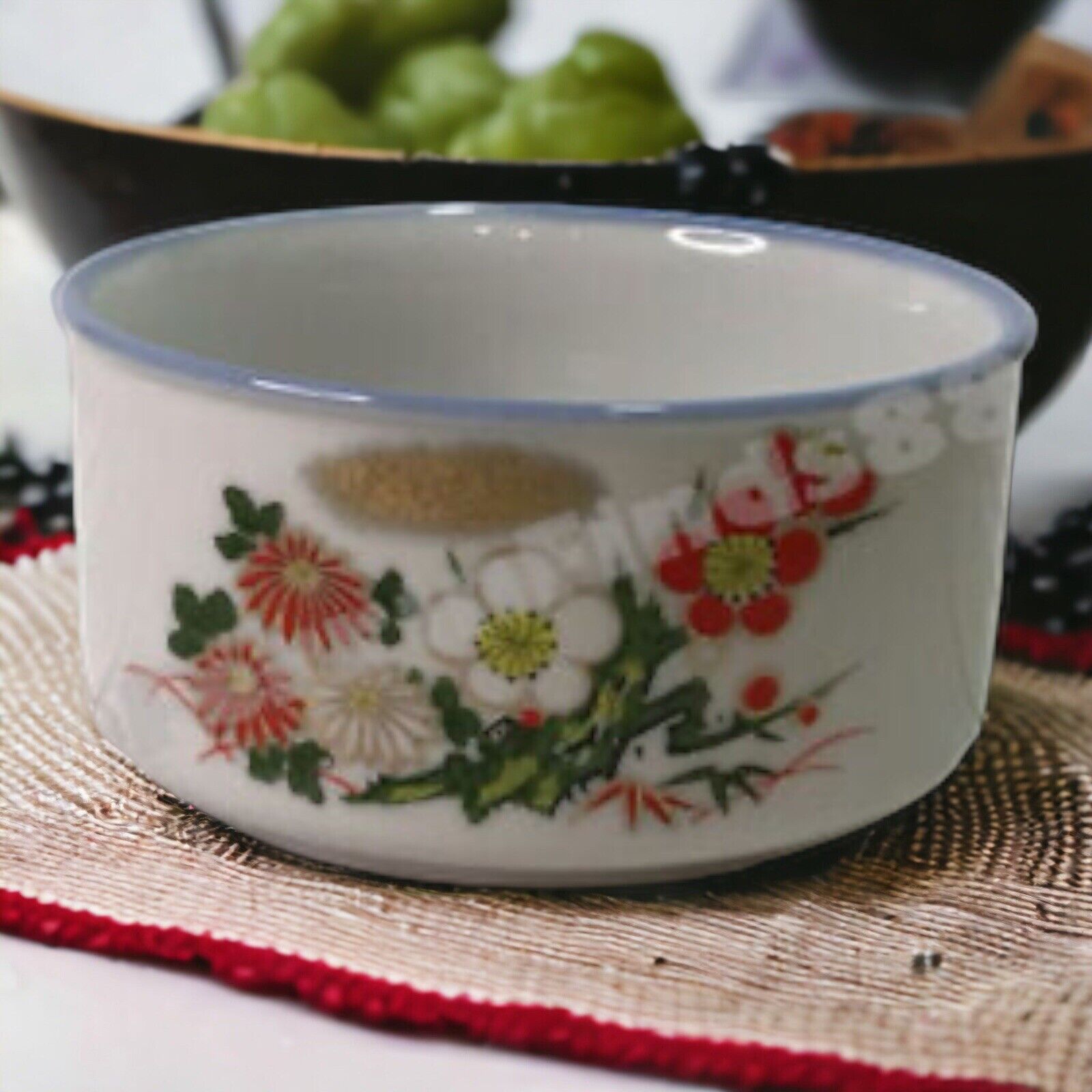 Vintage Mid-Century Modern Floral Daisy Round Trinket Dish Retro Made Japan 4x2