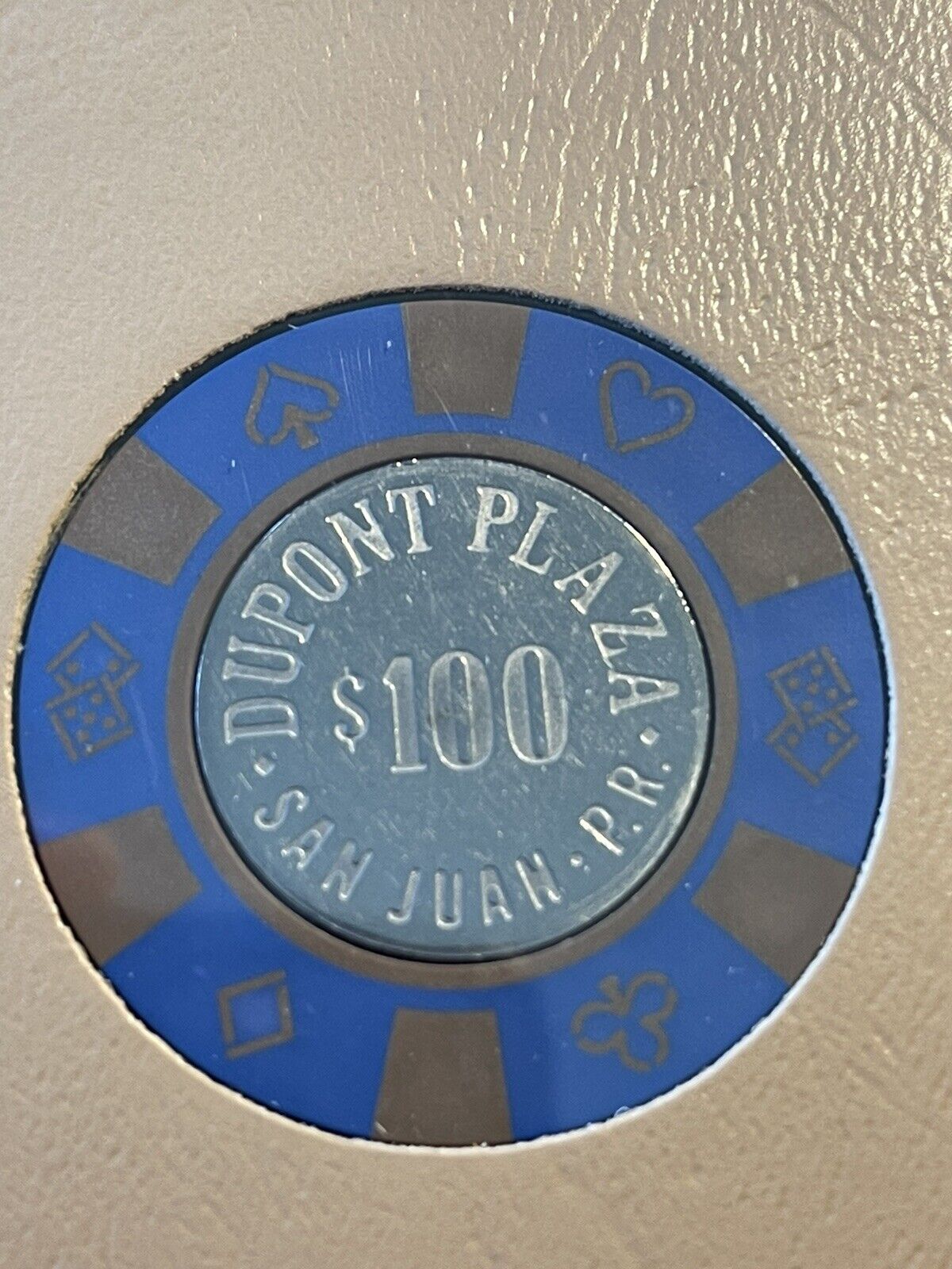 $100 Dupont Plaza San Juan Puerto Rico Casino Blue Chip ***VERY RARE***