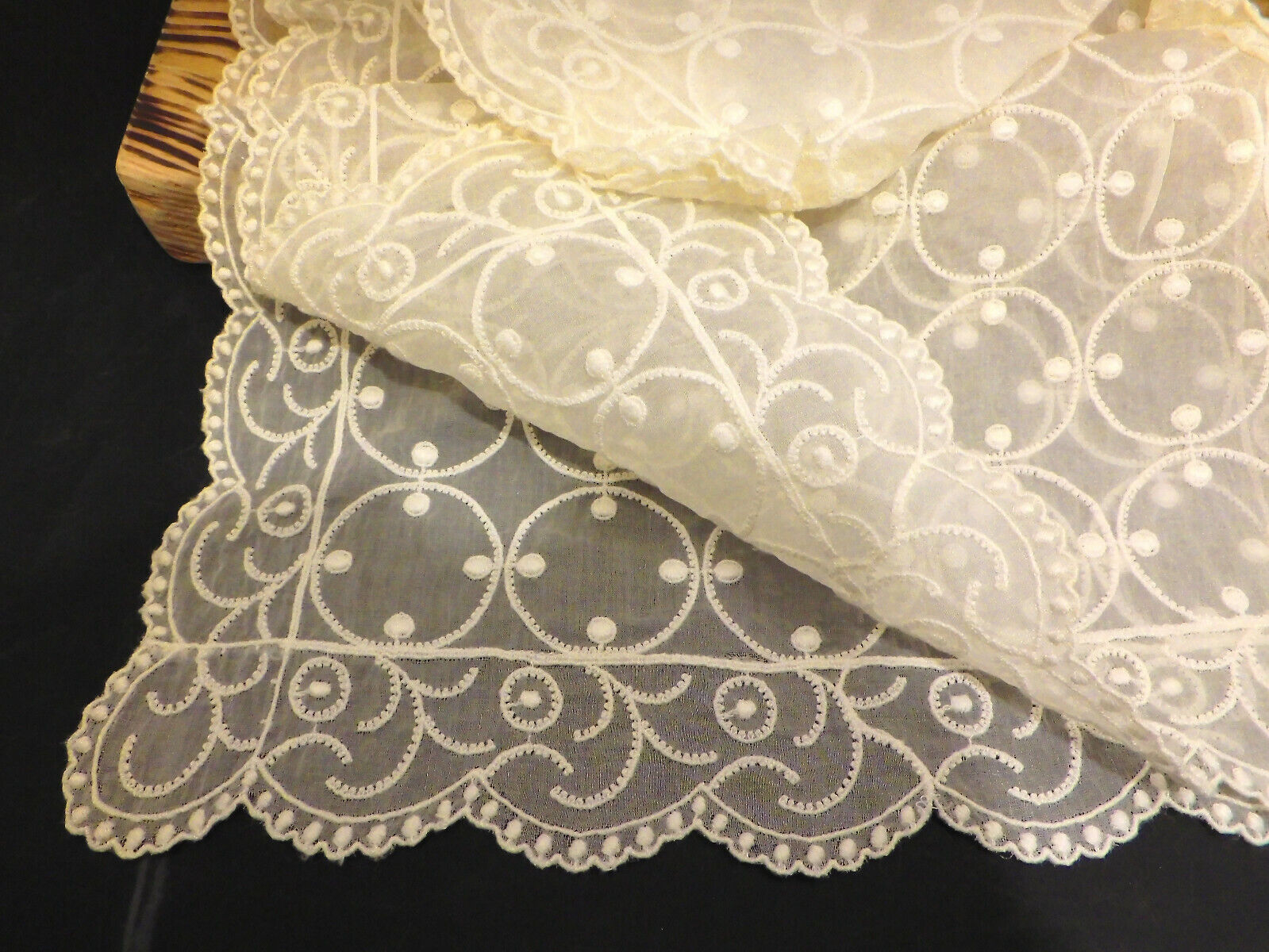 Vintage Machine Made Lace Table Runner 12x40 Ivory White Dresser Scarf Lace