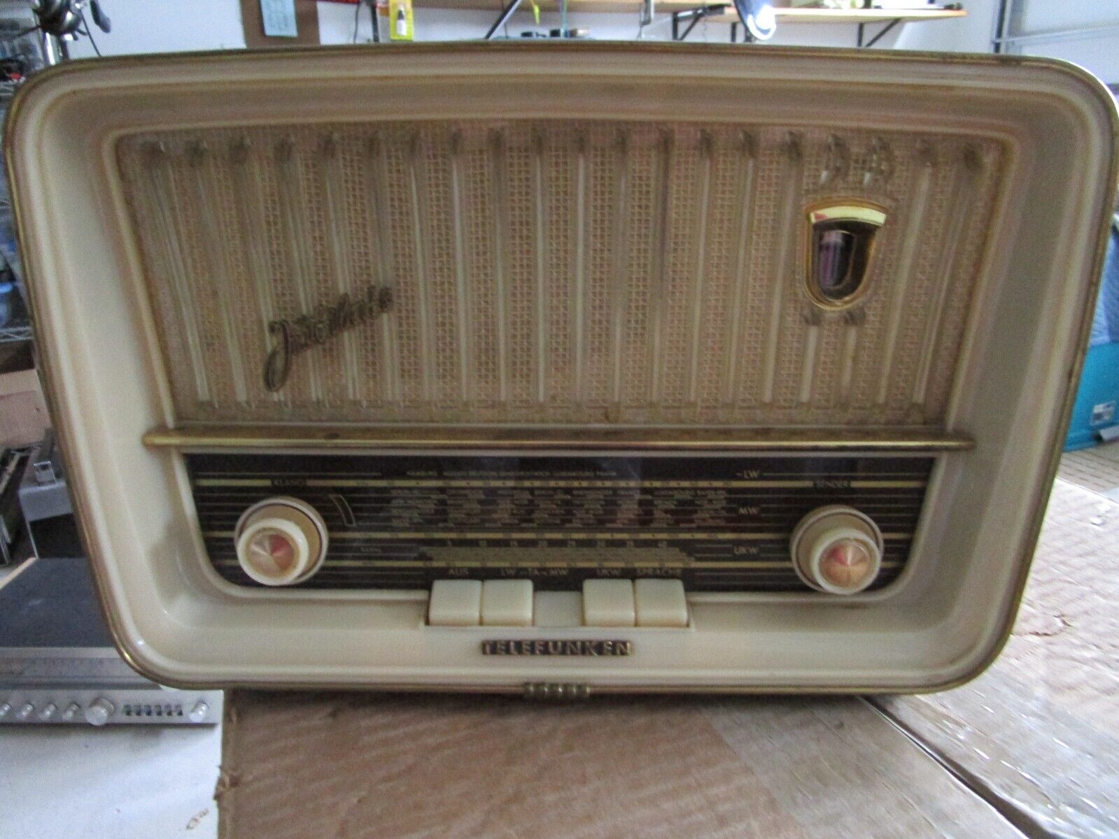 1950s Vintage Telefunken Jubilate 9 German Tube Radio for parts or restore.