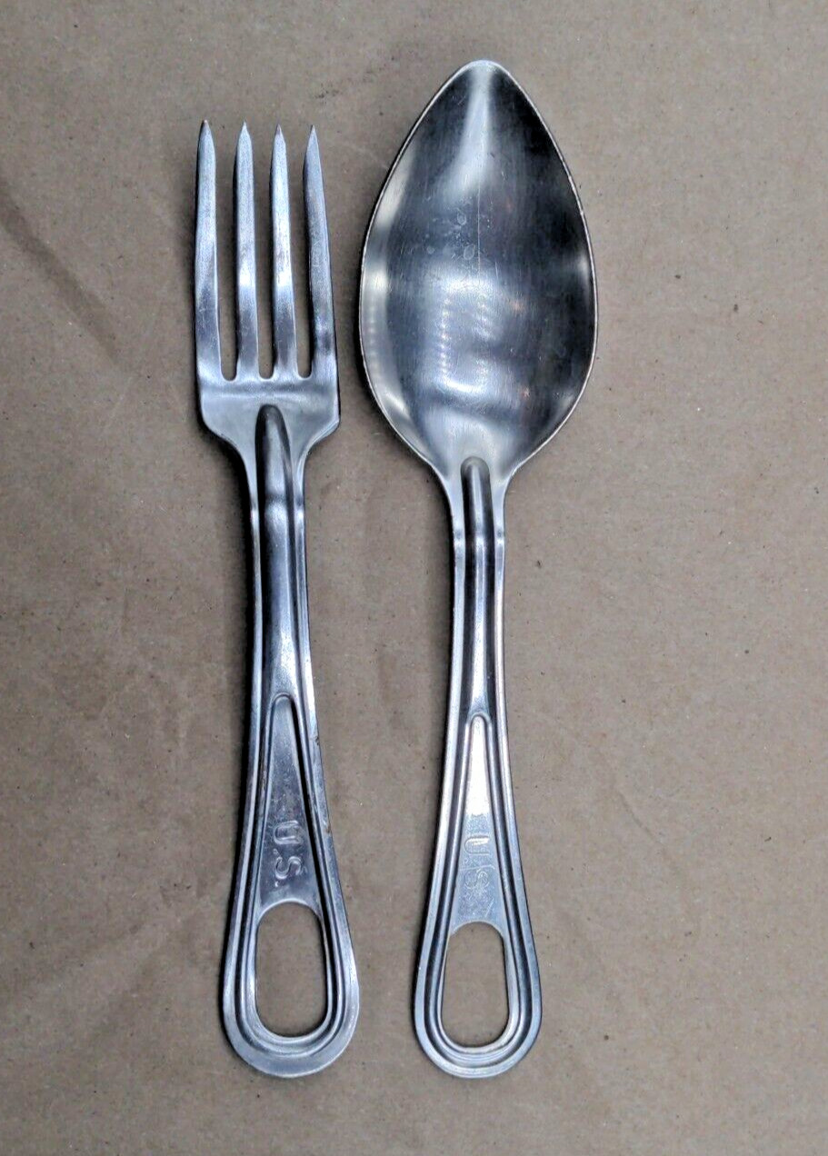 WWII/2 era US mess fork and spoon set