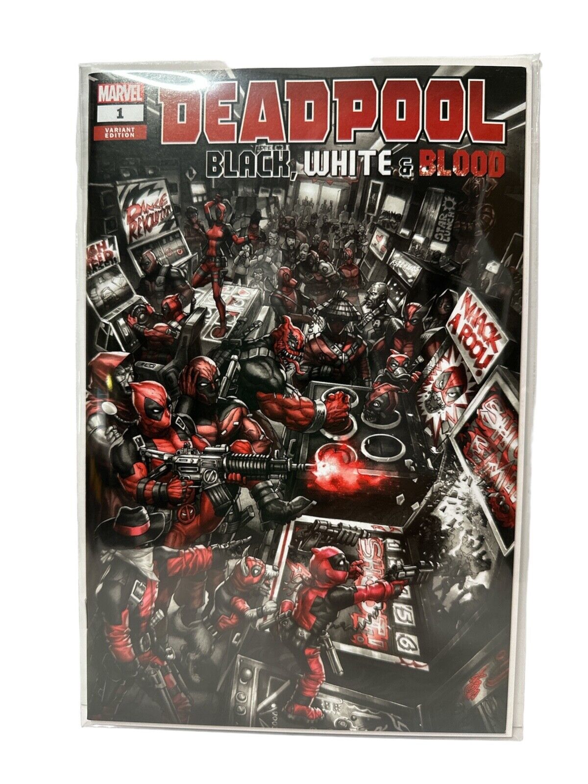 Deadpool Black White & Blood #1 ALAN QUAH Variant Ltd to 3000 copies