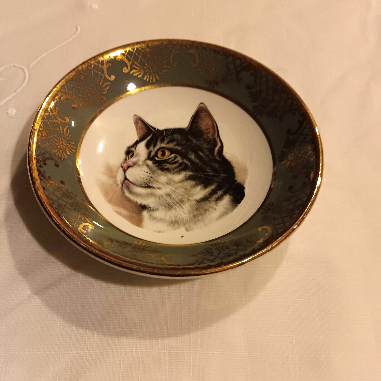 Grey Cat tabby crown ducal England antique 4” plate ENGLAND FALCON WARE 2-73
