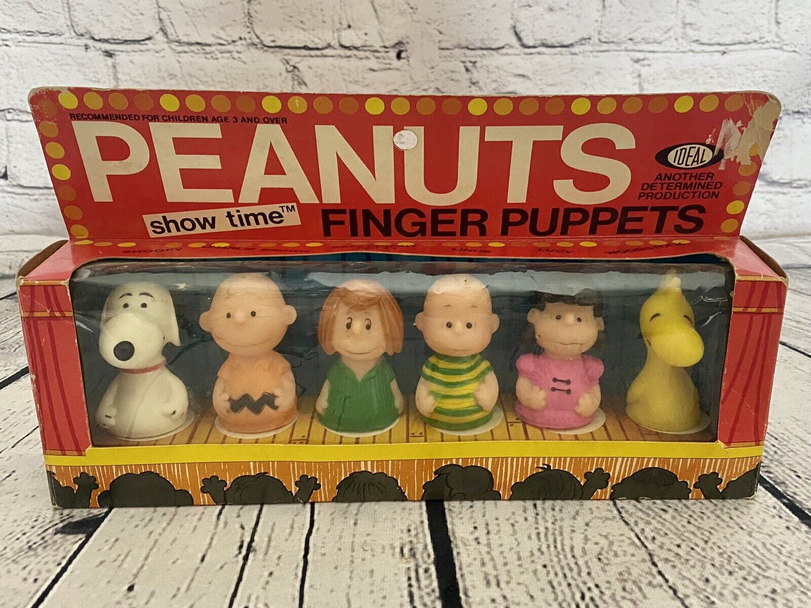 Vtg Ideal Peanuts Show Time Finger Puppets Lucy Snoopy Charlie Brown- 1966-Video