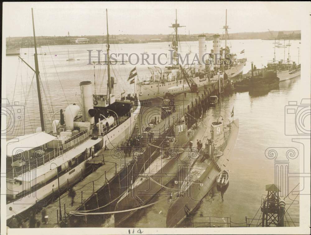 1926 Press Photo Dutch warships in Kiel Harbor, Germany - kfx58646