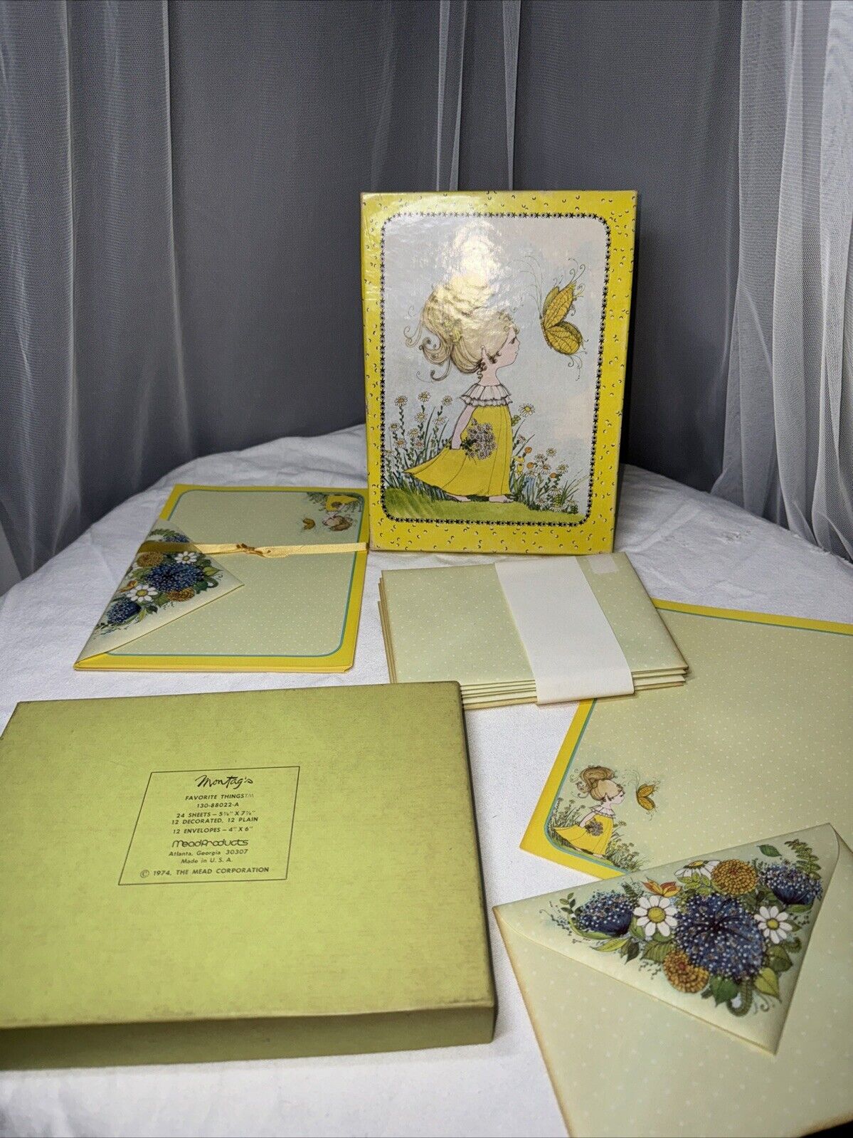 Vintage Stationary Box Set Montag’s Yellow Girl Daisy Daisies Flower Butterfly