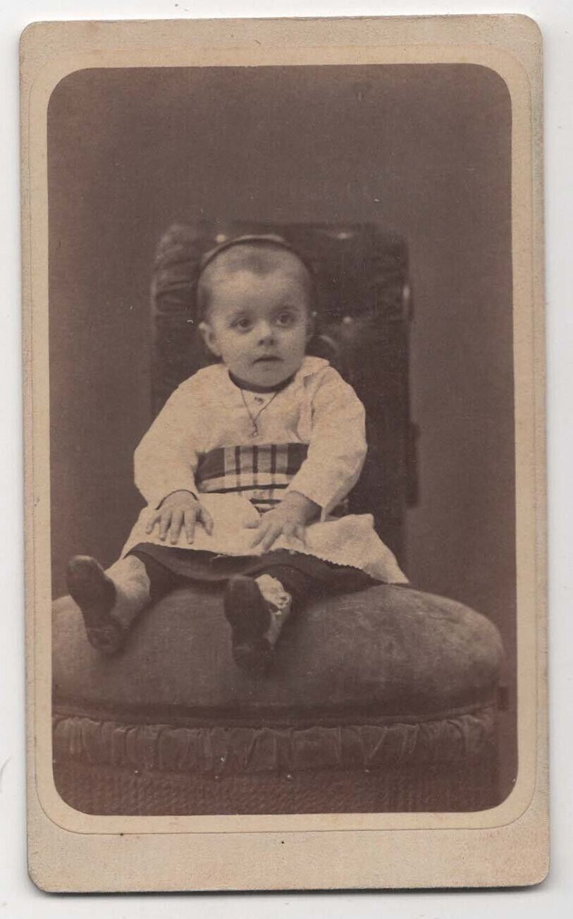 ANTIQUE CDV C. 1880s S. PIPER CUTE LITTLE GIRL IN DRESS MANCHESTER NEW HAMPSHIRE