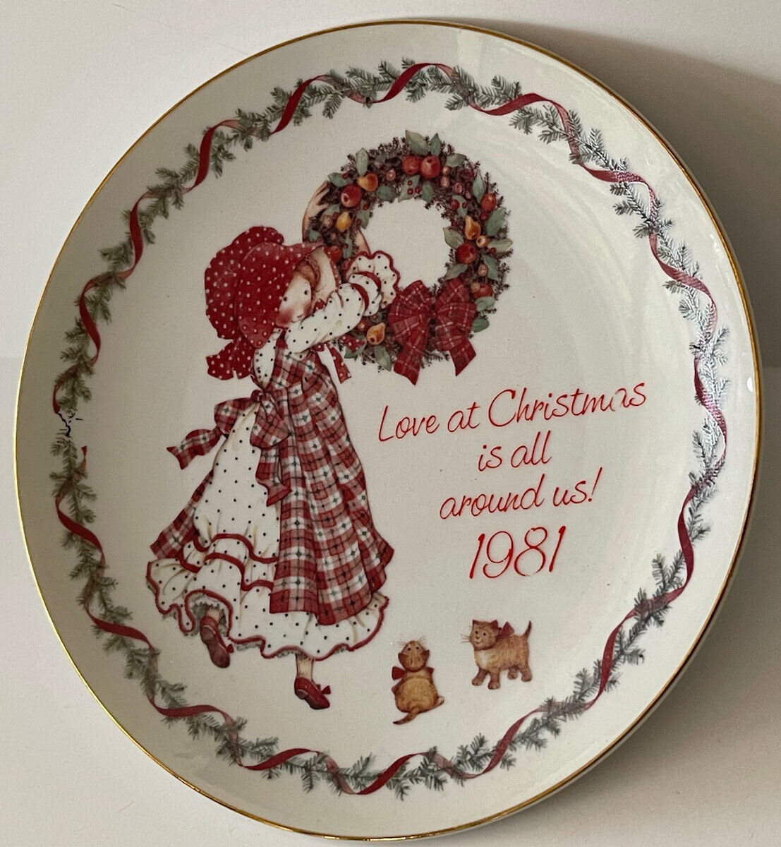 HOLLY HOBBIE 1981 Commemorative Plate Porcelain Love At Christmas All Around Us