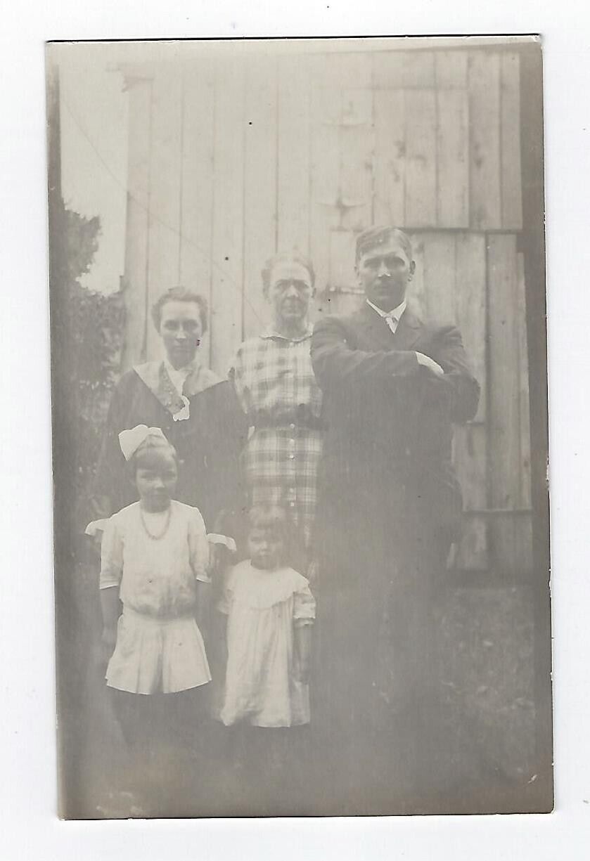 VTG Early 1900's RPPC Family Portrait Unposted