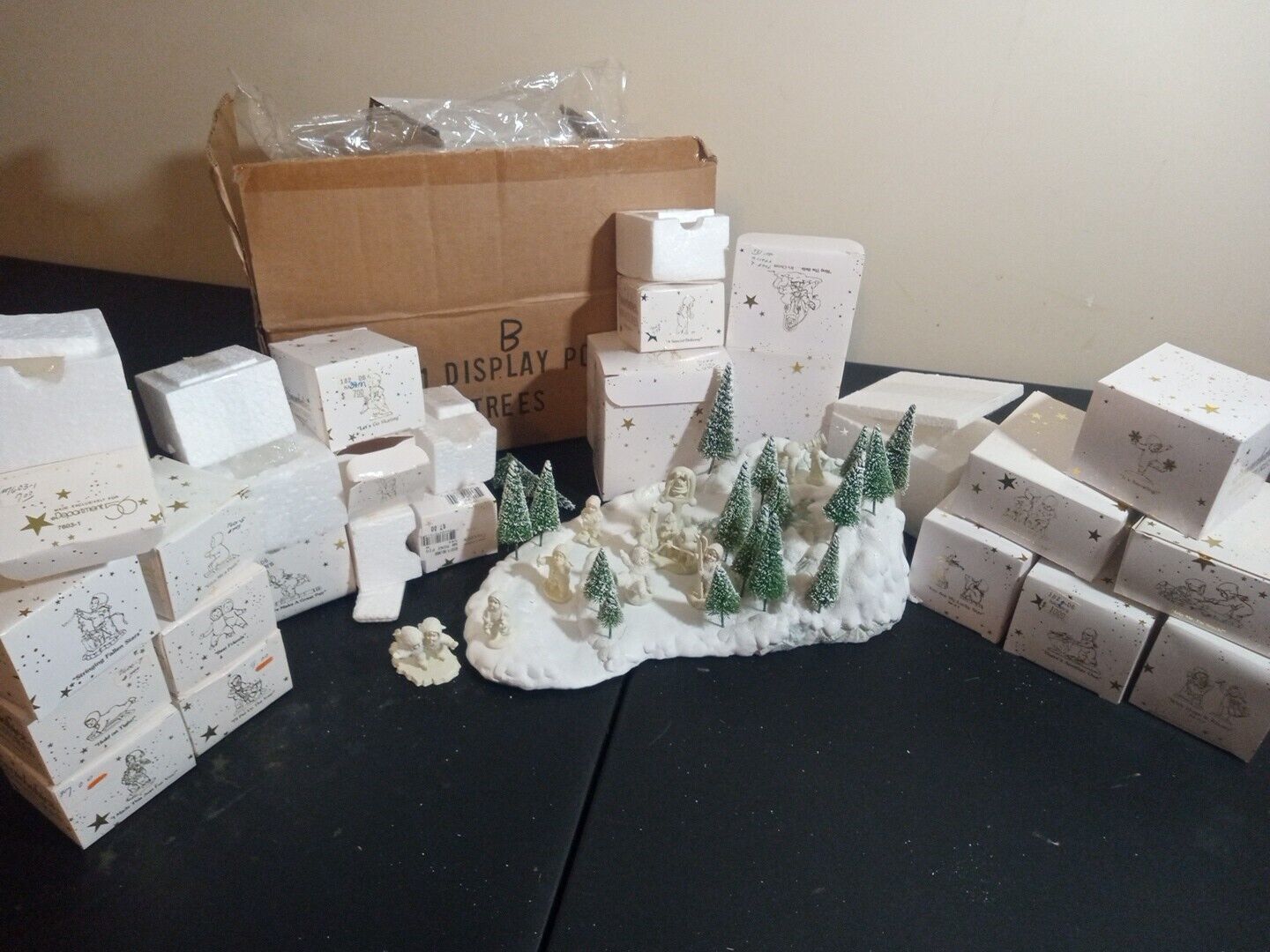 Vintage Dept 56 Snowbabies Miniatures 20 Pewter Boxes + Display  B