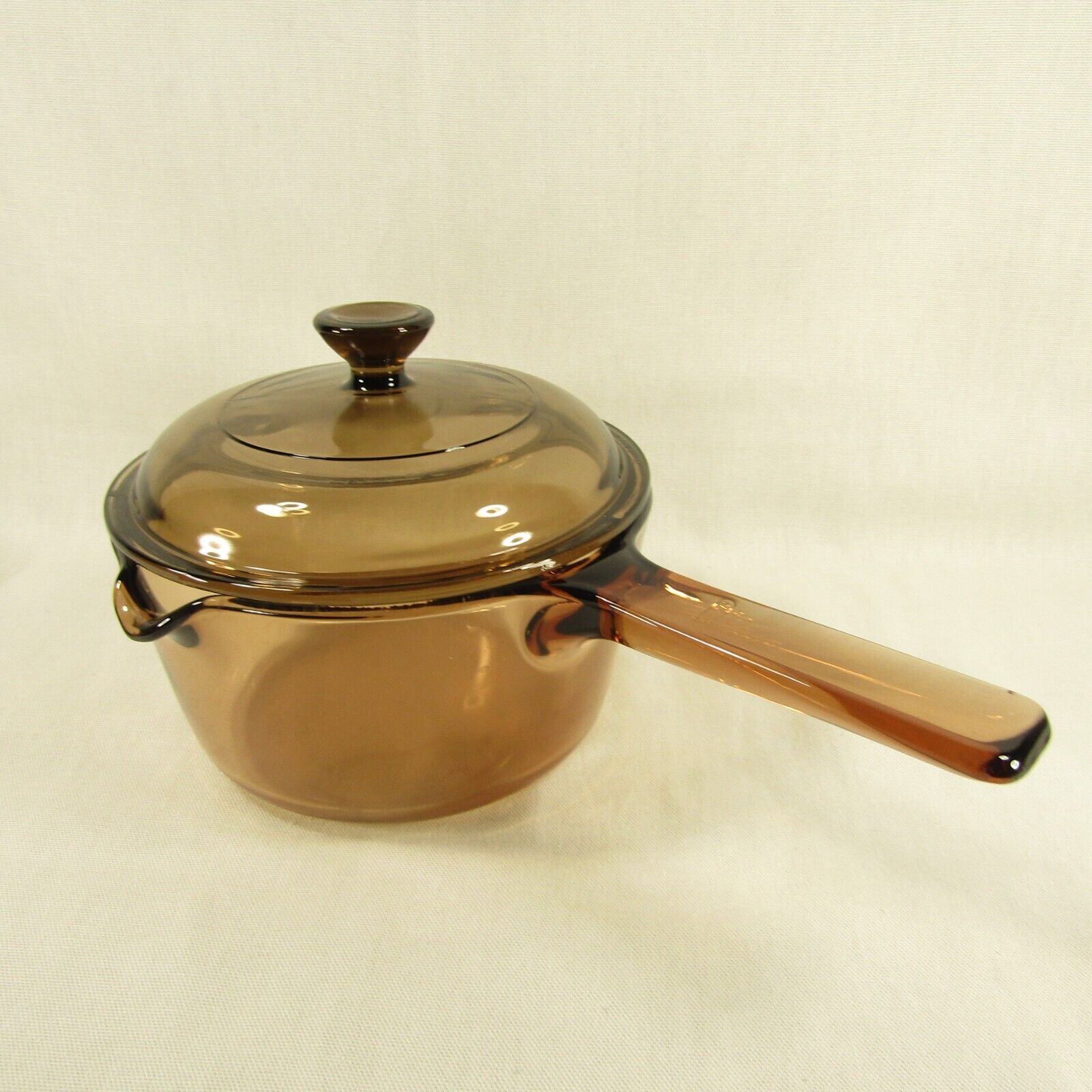 Corning Ware Visions Amber 1 L Pot Pan w Pour Spout Pyrex V1C Lid Glass Vintage
