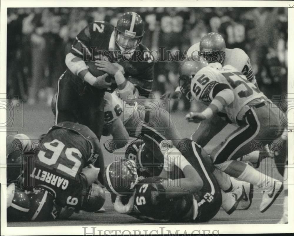 1987 Press Photo Syracuse University football player Daryl Johnston runs in game