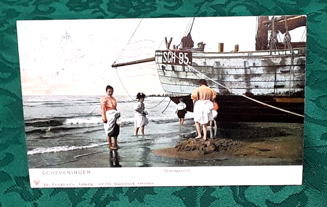 ANTIQUE c1905 German Postcard  DUTCH BATHING BEAUTIES Netherlands Beach Scene