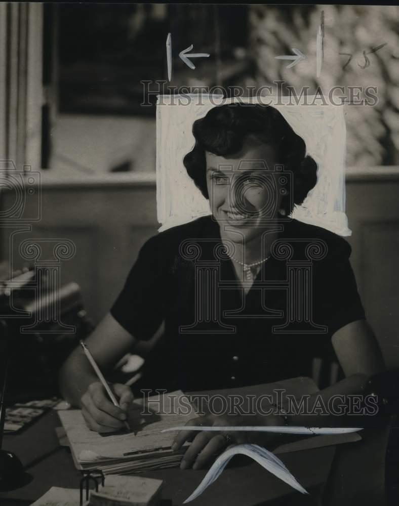 1950 Press Photo Mrs. Marjorie Turnbull, New Orleans Academy of Art Registrar