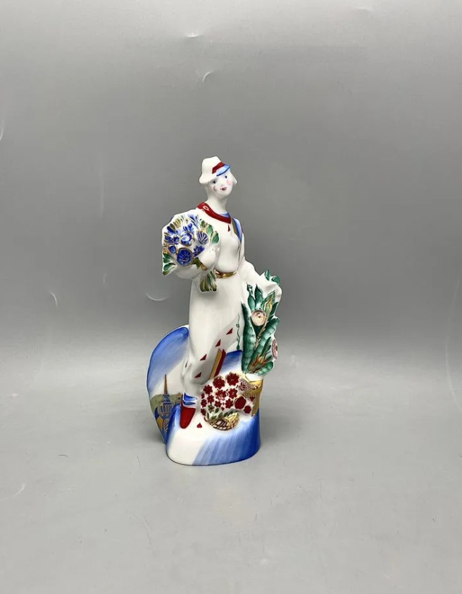 Vintage  1960s USSR LFZ Hand Painted Porcelain Flower Girl Figurine Marked