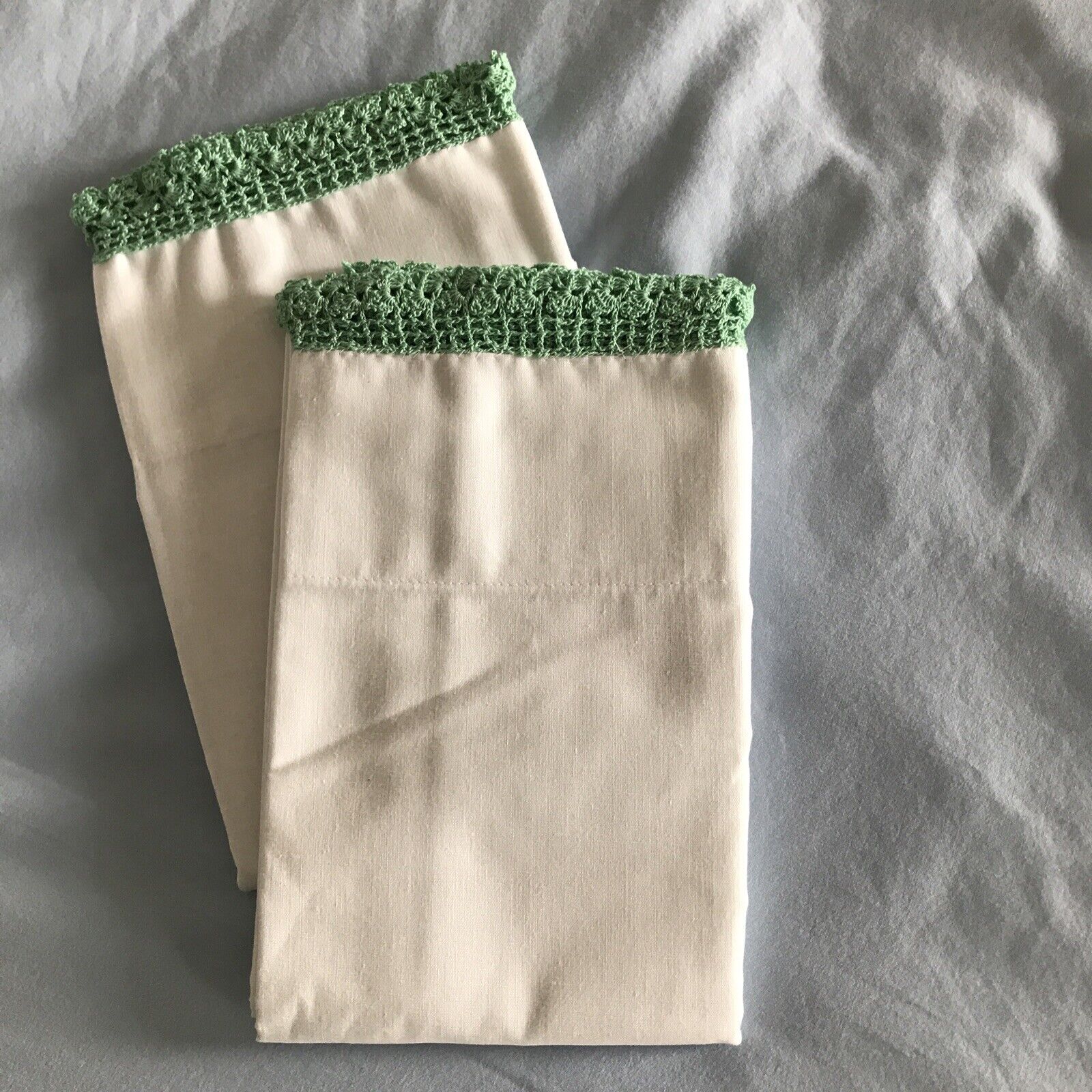Pillowcases White With Green Crochet Edge Standard Set of 2 Vintage