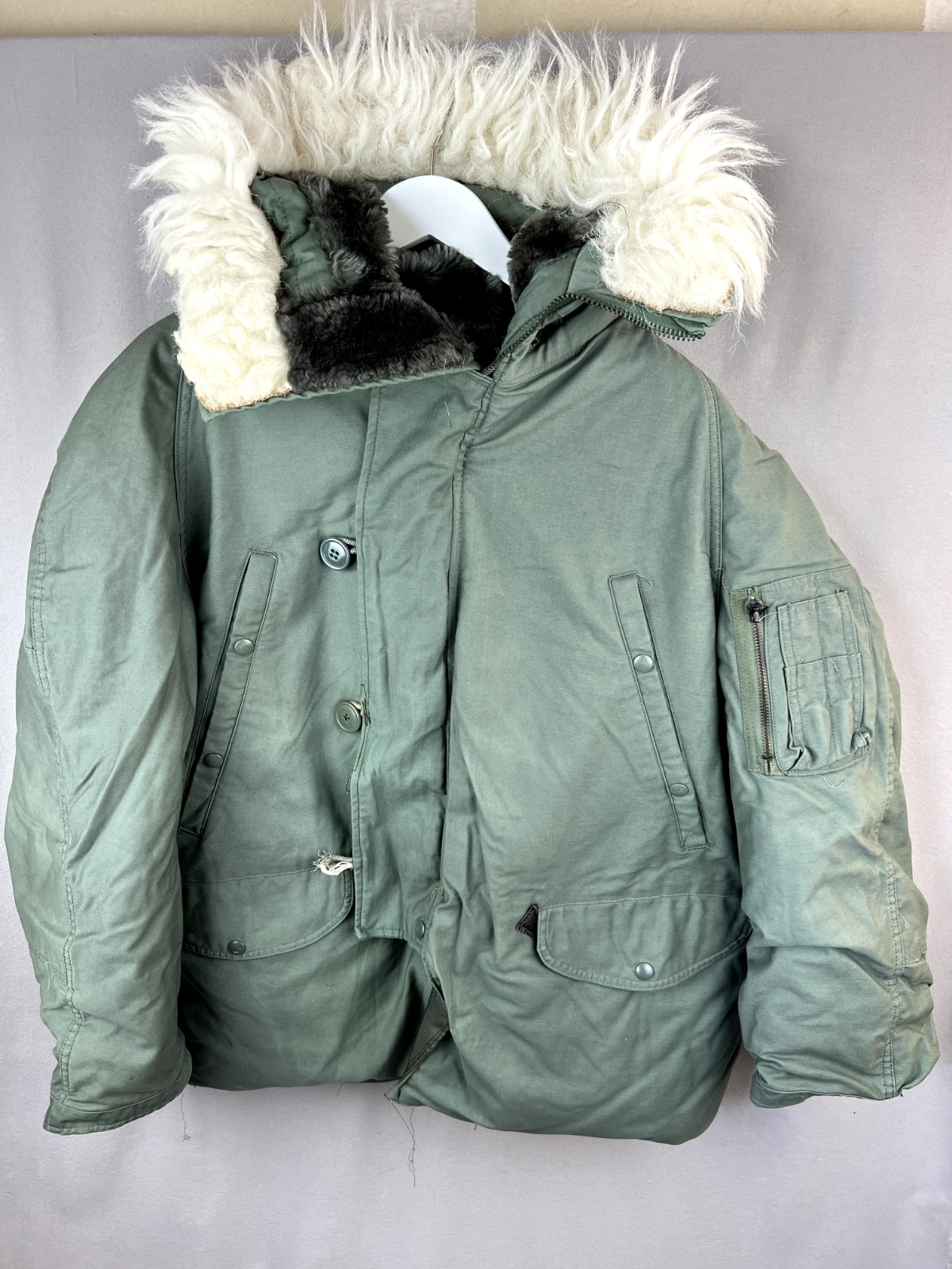 Vintage Military Jacket Mens Medium Parka Extreme Cold Weather Type N-3B Avirex