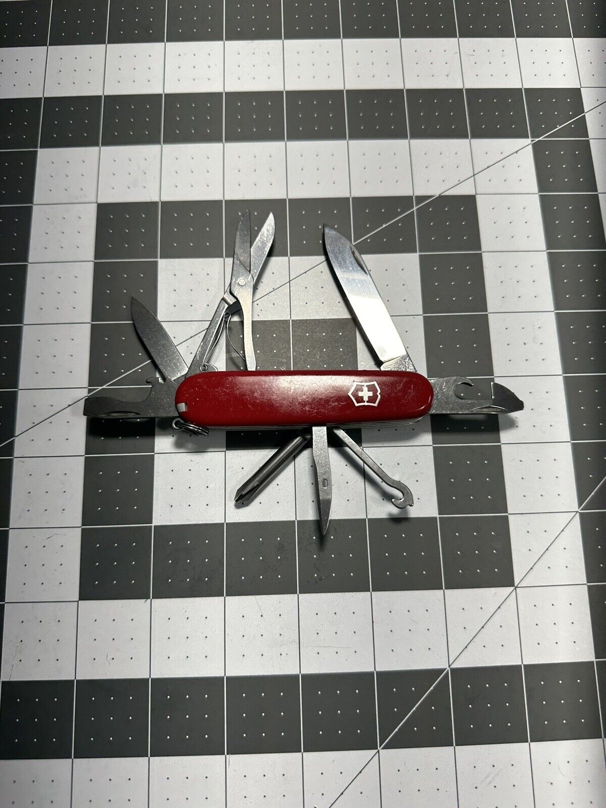 Victorinox Super Tinker Swiss Army Folding Pocket Knife 91MM Red 7264 