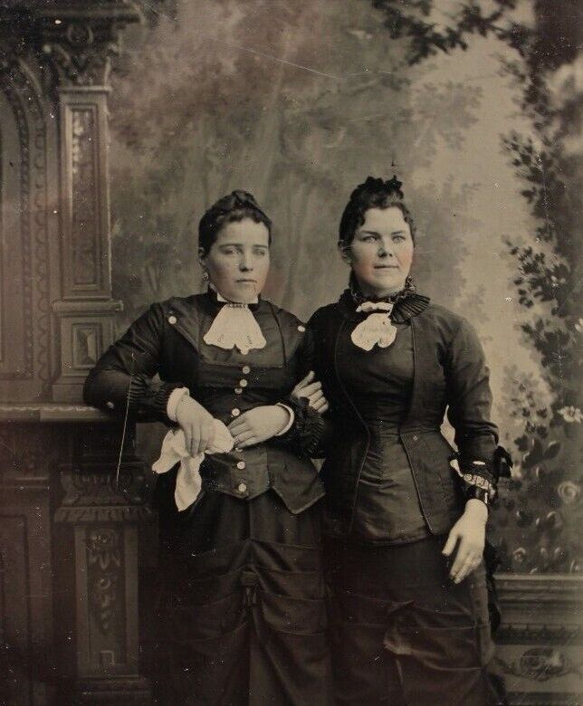 C.1880s Tintype 2 Beautiful Curvaceous Women W Victorian Dress Tinted Cheeks T68