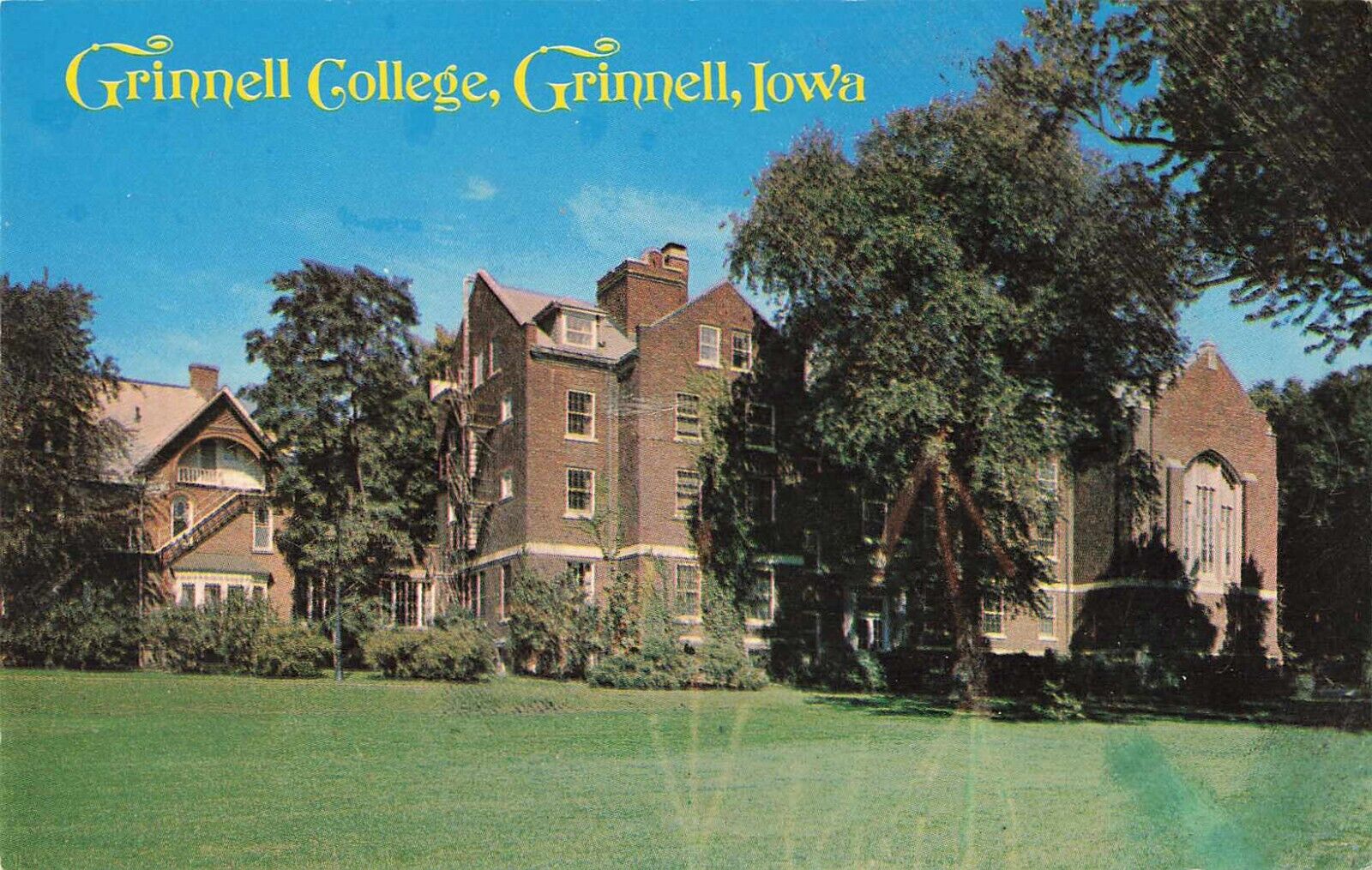 Postcard Grinnell College, Grinnell, Iowa Quadrangle Unposted