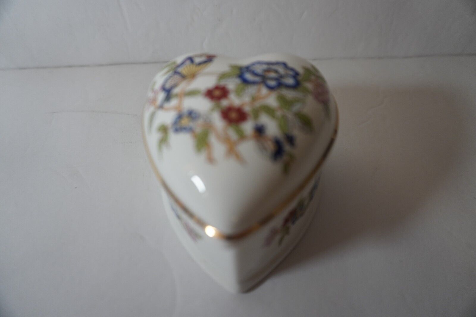 Royal Tara Fine Bone China Heart Shaped Trinket Box Hand Painted Vintage