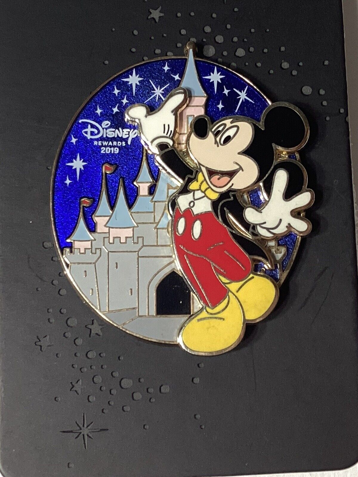 Disney Parks 2019 Chase Visa Card Exclusive Mickey Mouse Trading Pin LR