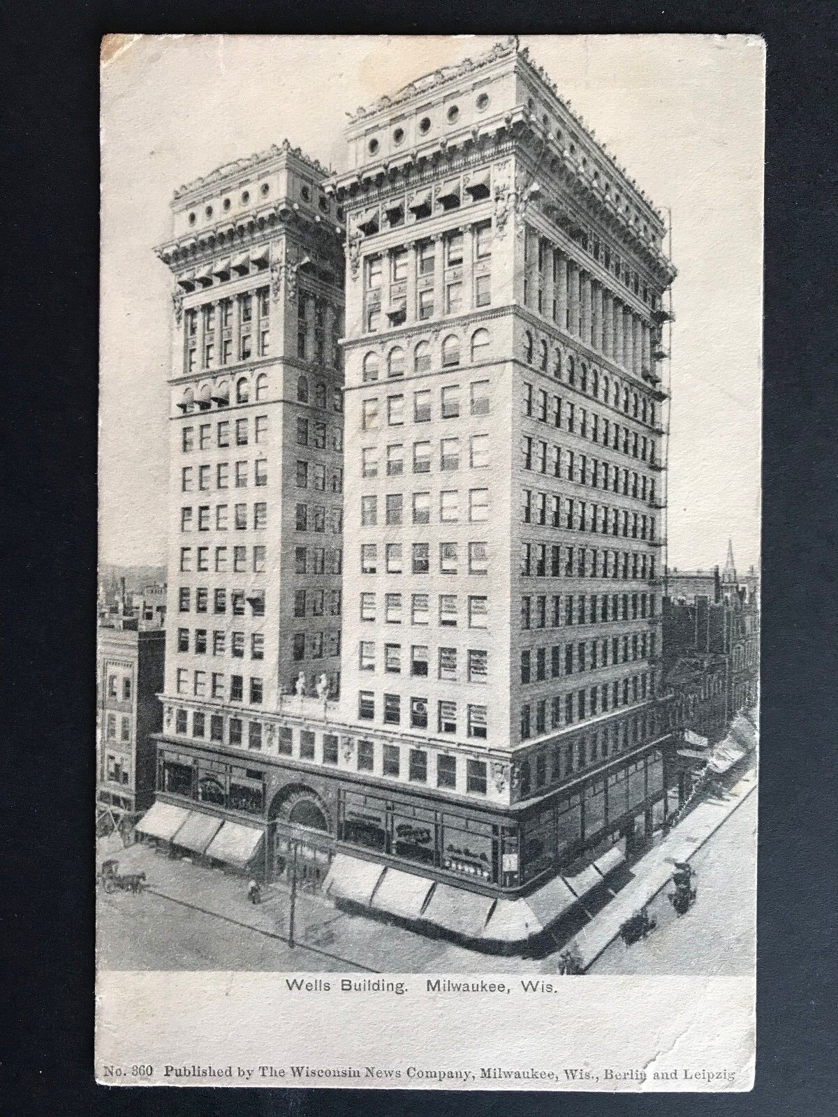 Postcard Milwaukee WI - c1900s View of the Wells Building
