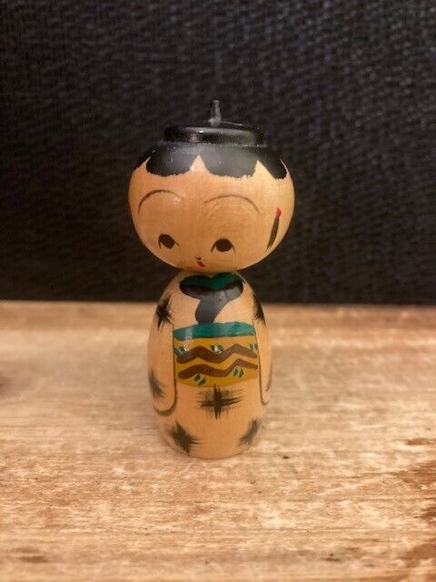 Vintage Japanese Wooden Traditional Kokeshi Doll Hand Painted 2.25\