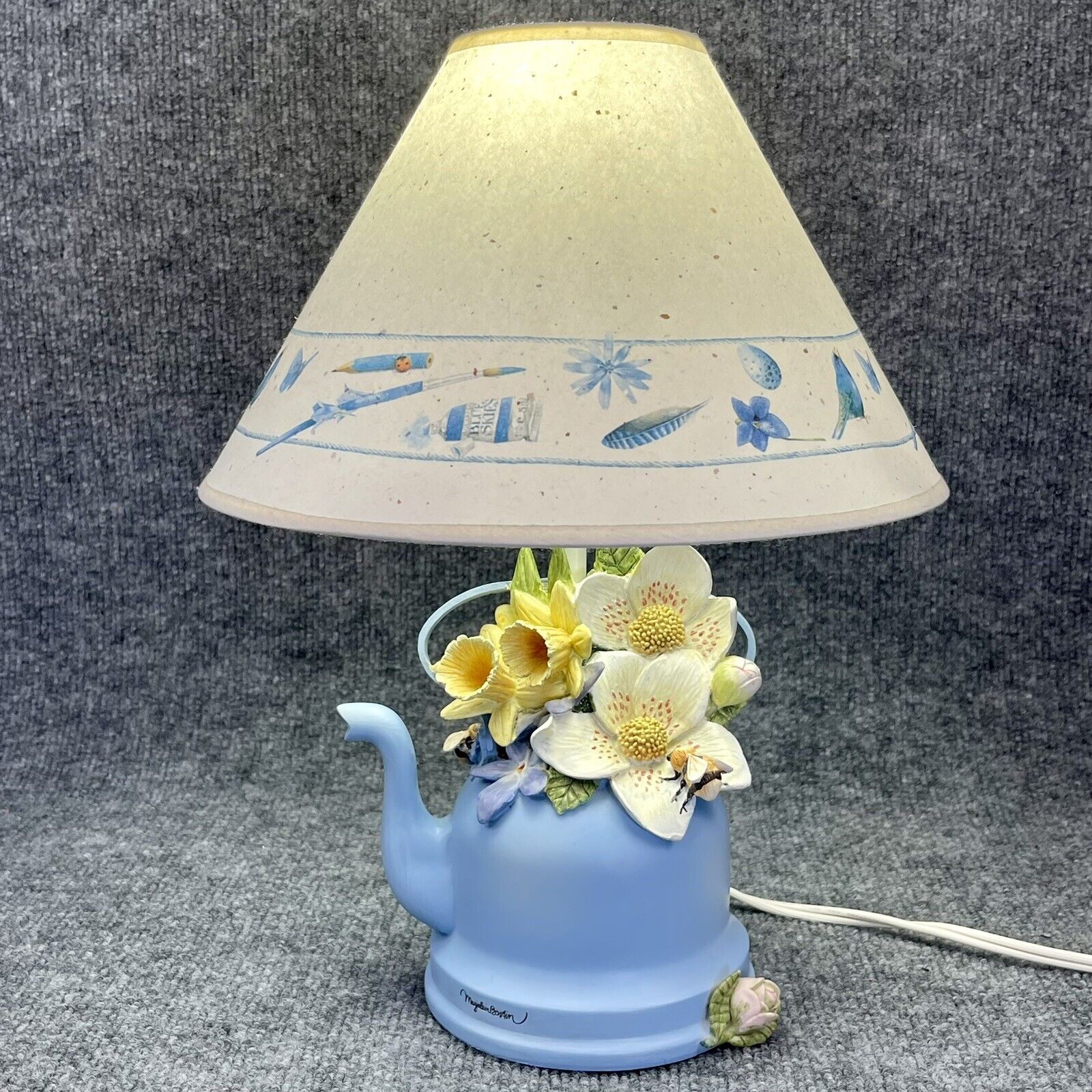 Vintage Marjolein Bastin -Nature's Sketchbook - Blue Teapot Lamp with shade