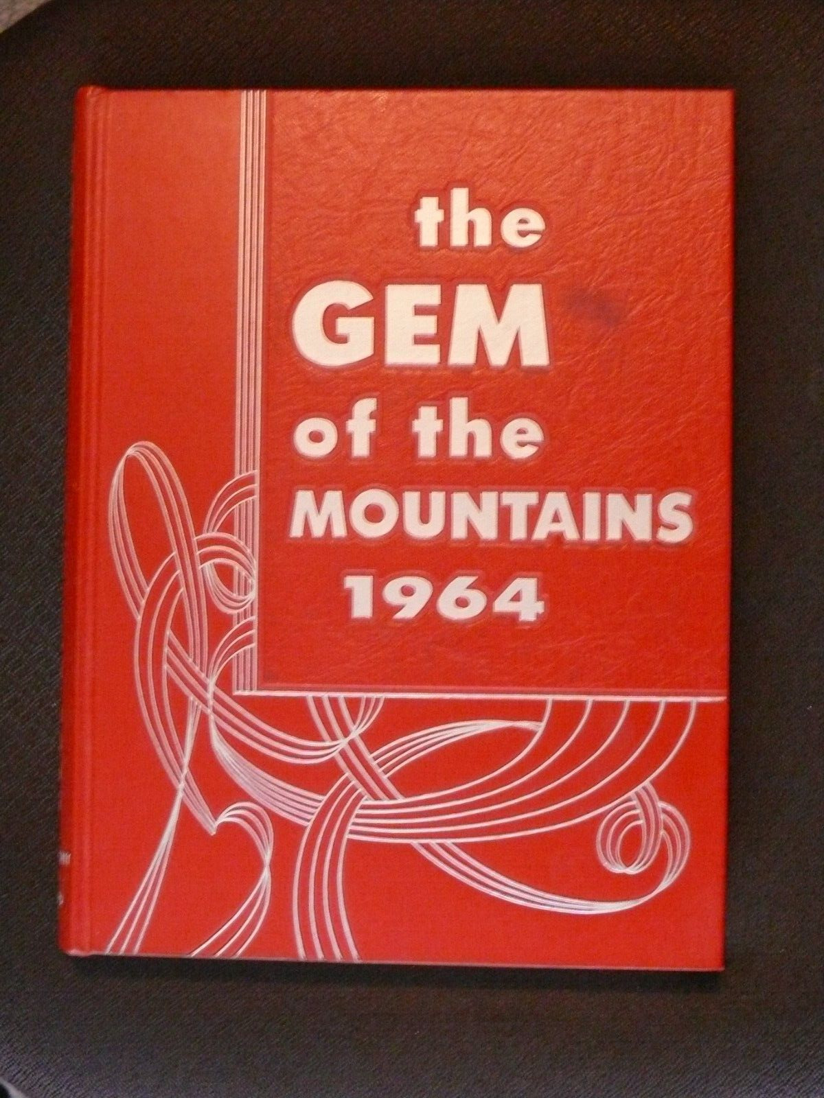 1964 University of Idaho Yearbook, Gem of the Mountains