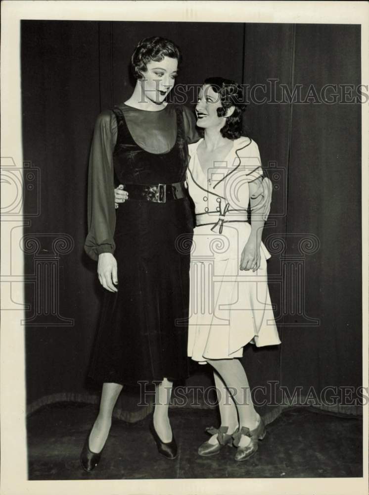 1931 Press Photo Dorothy Williams and Fanny Brice in New York - kfx66977