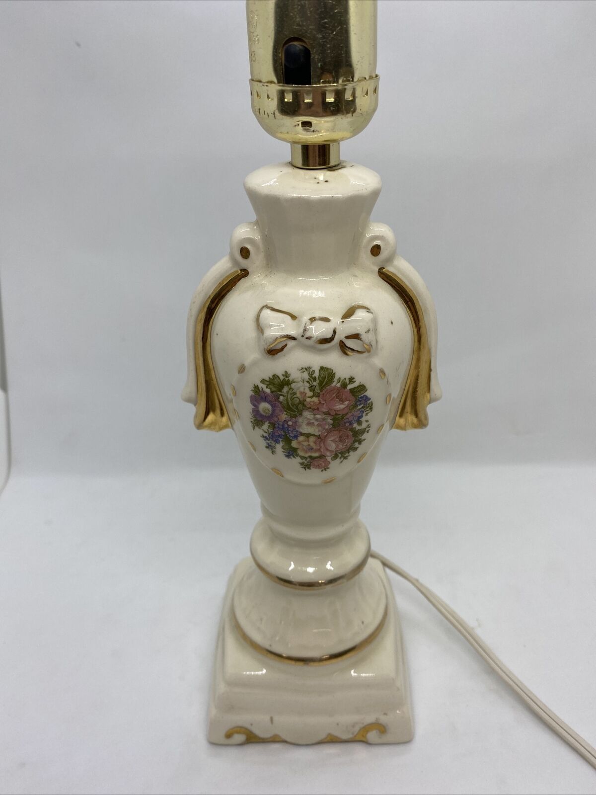 Vintage Porcelain Victorian French Style Lamp