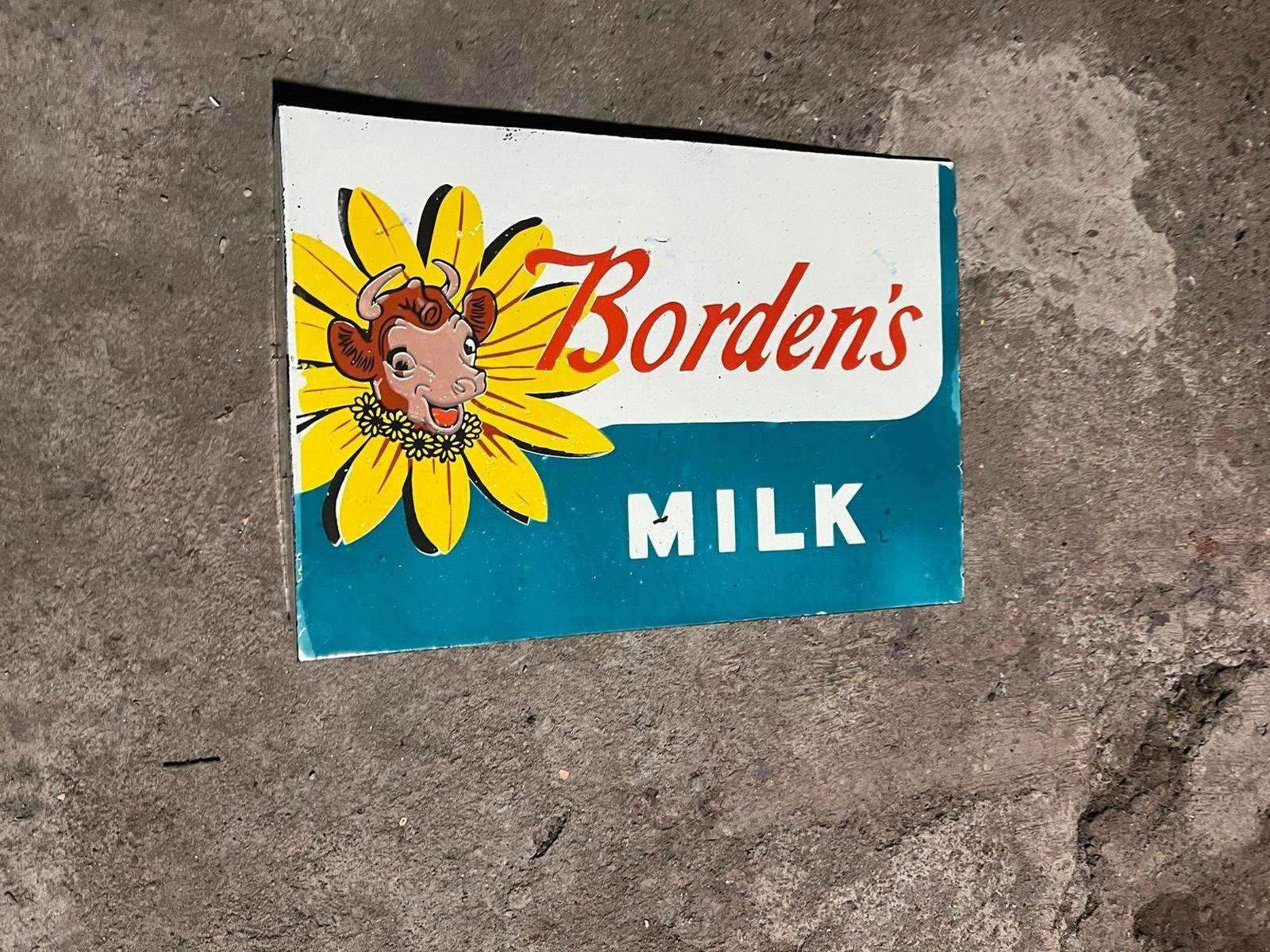 RARE PORCELAIN BORDEN\'S MILK ENAMEL SIGN 22X17 INCHES DOUBLE SIDED WITH FLANGE