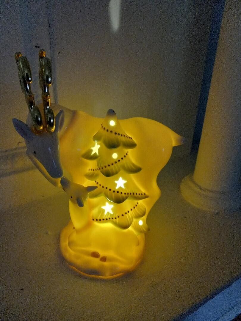 LENOX Lighted Reindeer Figurine In the Quiet of Winter Parent & Baby Gold
