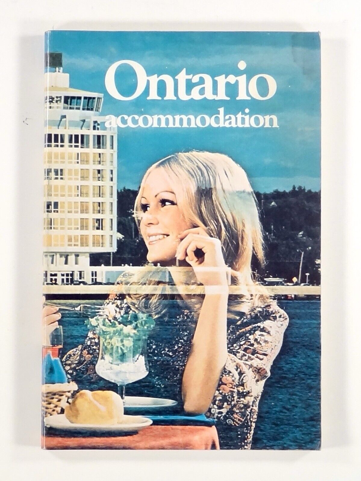 c.1972 ONTARIO ACCOMMODATION GUIDEBOOK hotels & motels & cabins NATIONWIDE