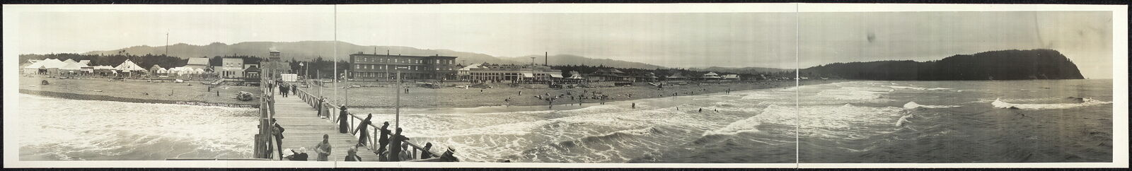 Photo:1914 Panoramic: Hotel Moore,Tillamook Head,Seaside,Oregon