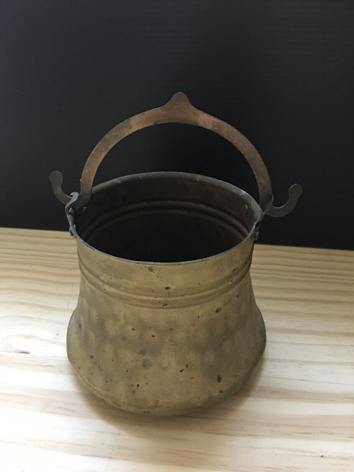 Vintage 1950s Farmhouse Brass Kettle Pot Hand Hammered w/ Handle 4.5\
