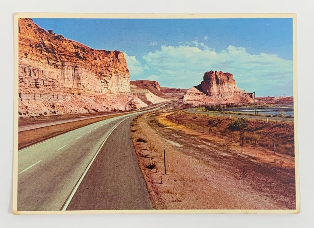 The Palisades Panorama US Highway 30 Interstate 80 Green River Wyoming Postcard