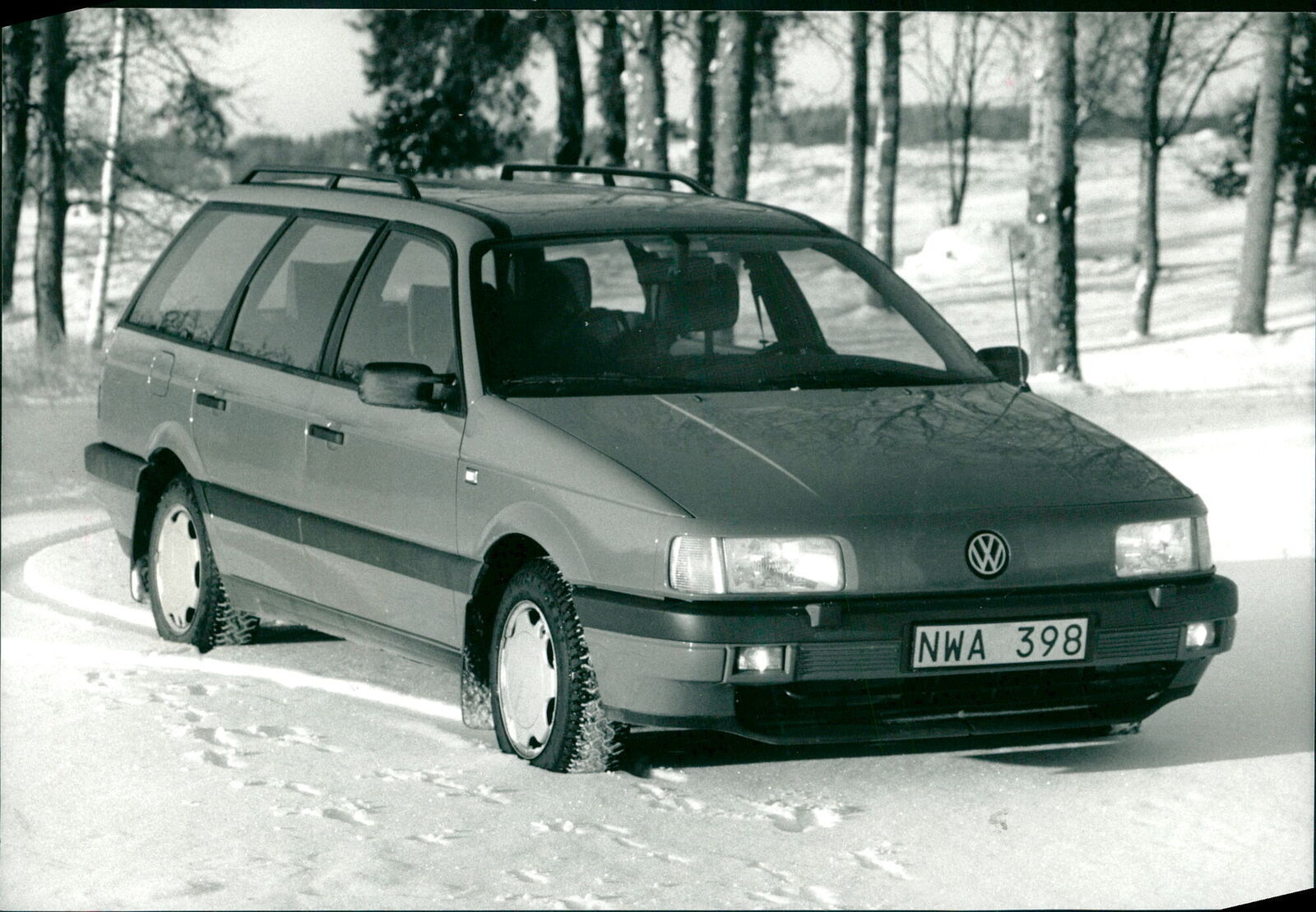 Volkswagen Passat GL variant 1989 - Vintage Photograph 2369866