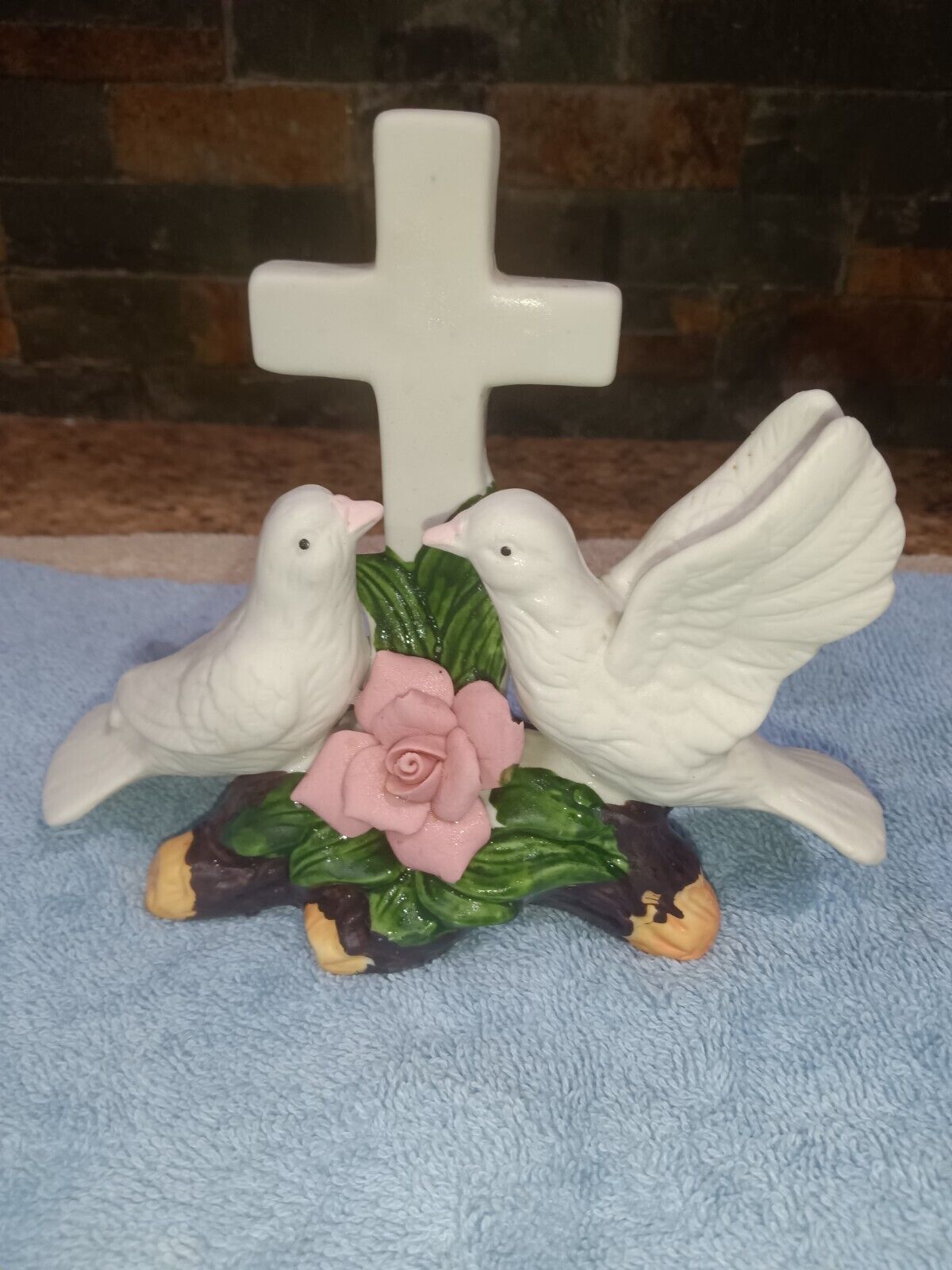 Vintage Ceramic Easter Dove Pair Sitting On Log With Cross Behind Them 6 in.
