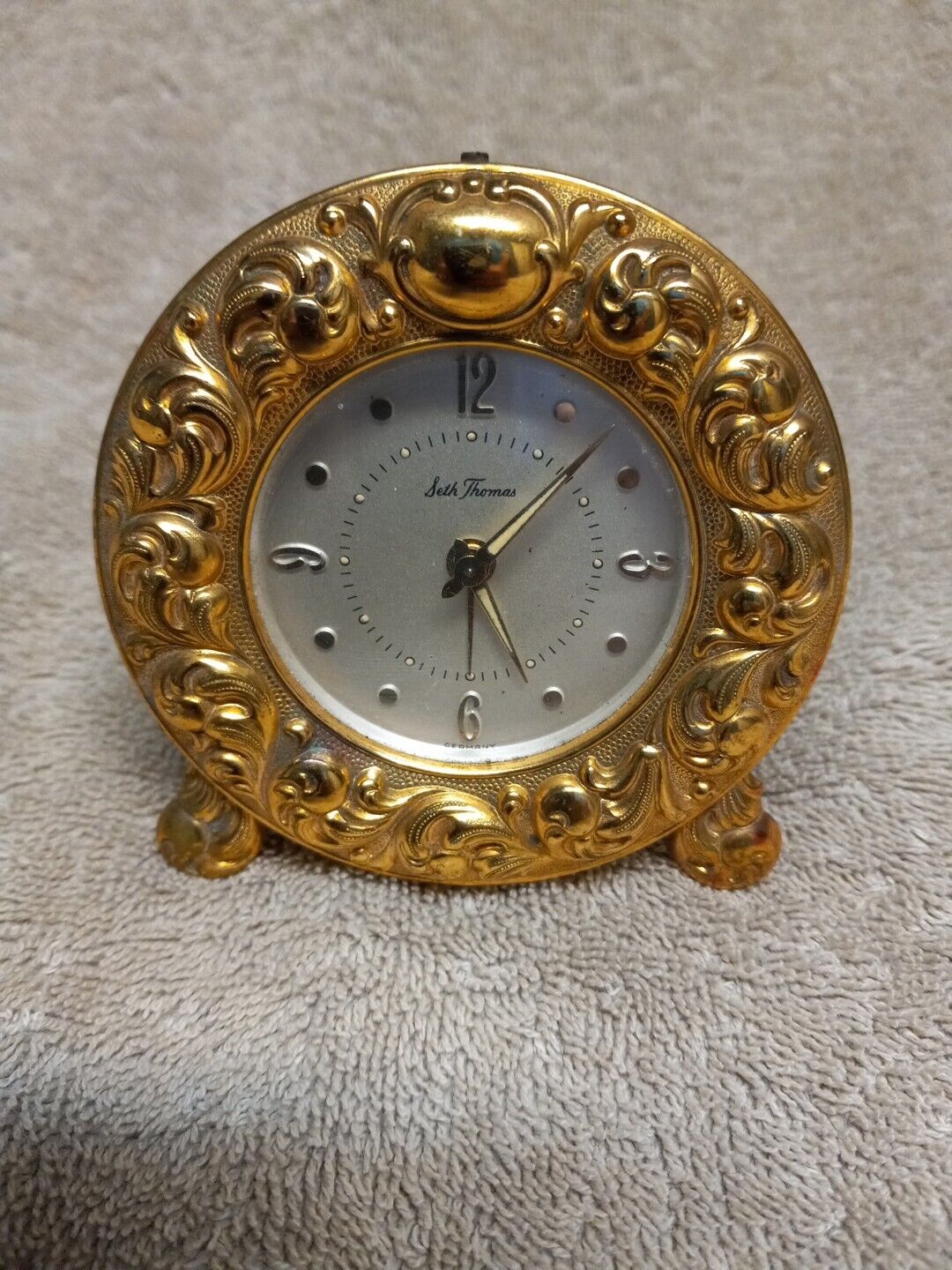 Beautiful Seth Thomas Repousse Gold Tone Small Alarm Clock, tested Works Good