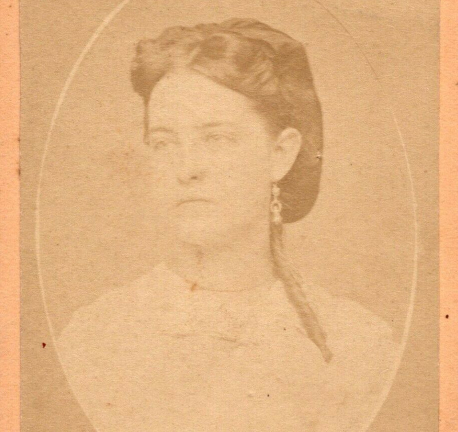 Willamantic Connecticut CDV Photo Pretty Woman E.G. RANNEY Antique 1870\'s D2