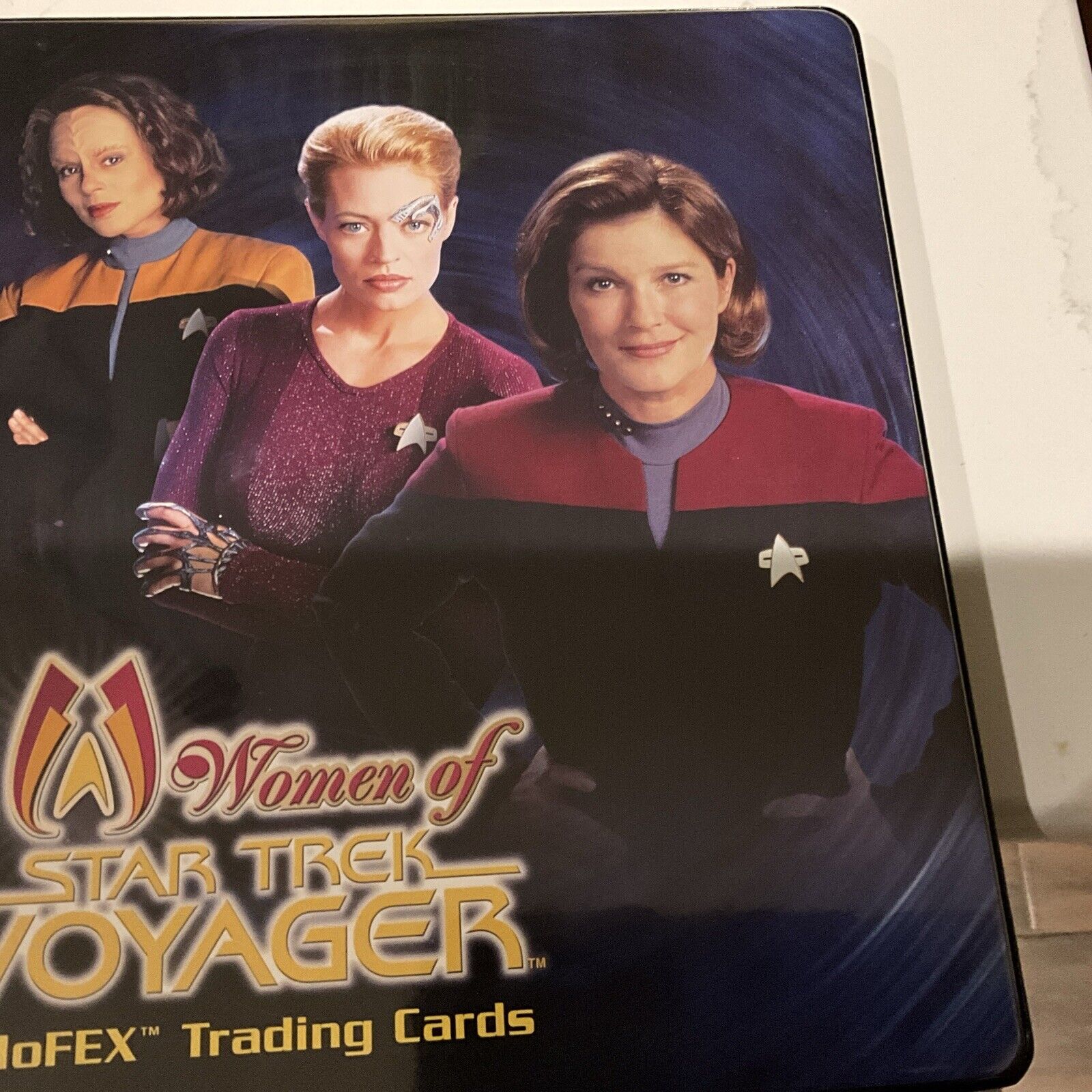 2001 Rittenhouse-The Women of Star Trek Voyager HoloEFX - Set Binder And Inserts