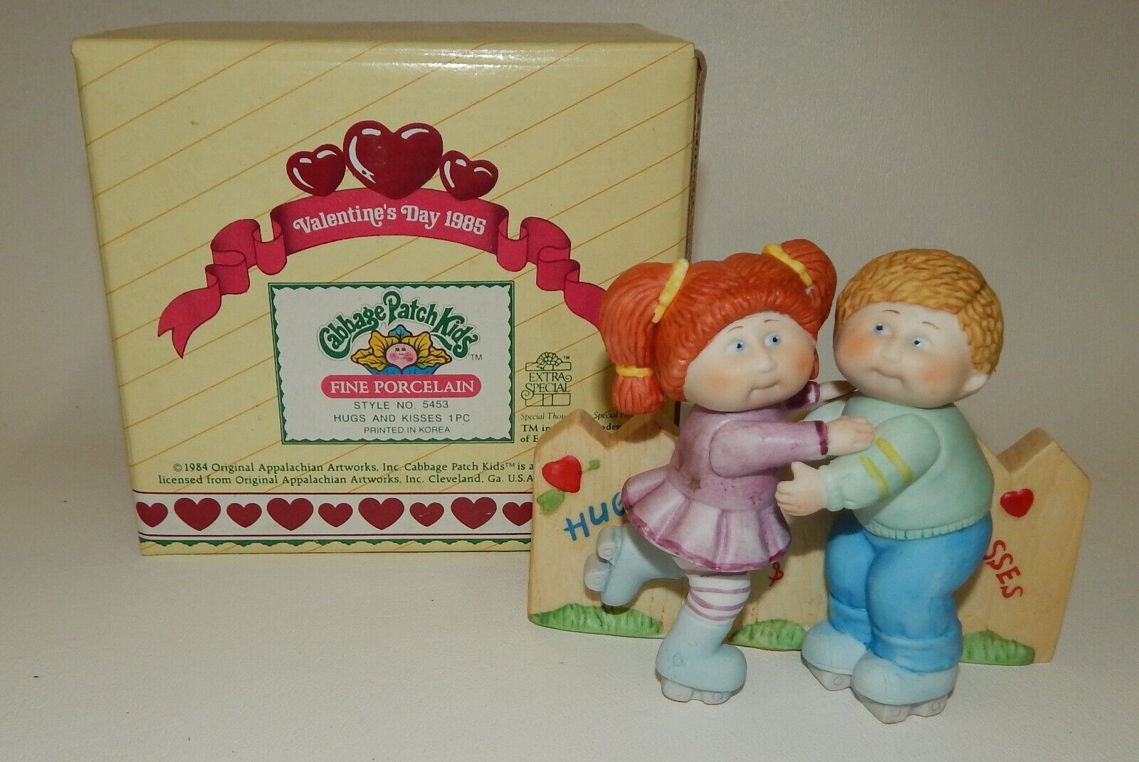 1985 Cabbage Patch Kids Boy & Girl Porcelain Figurine - Hugs & Kisses - MIB