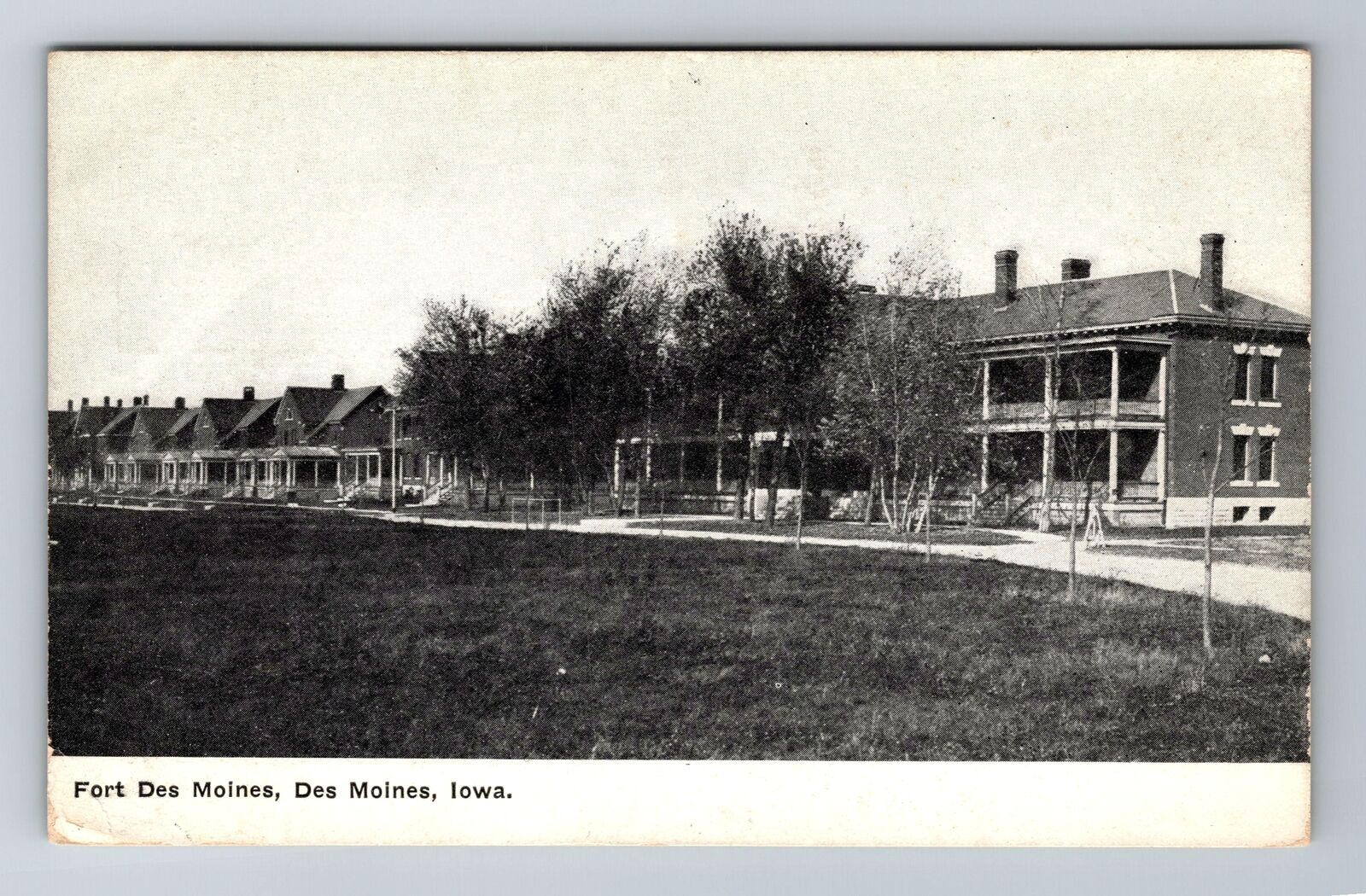Des Moines IA-Iowa, Fort Des Moines, Antique, Vintage Souvenir Postcard