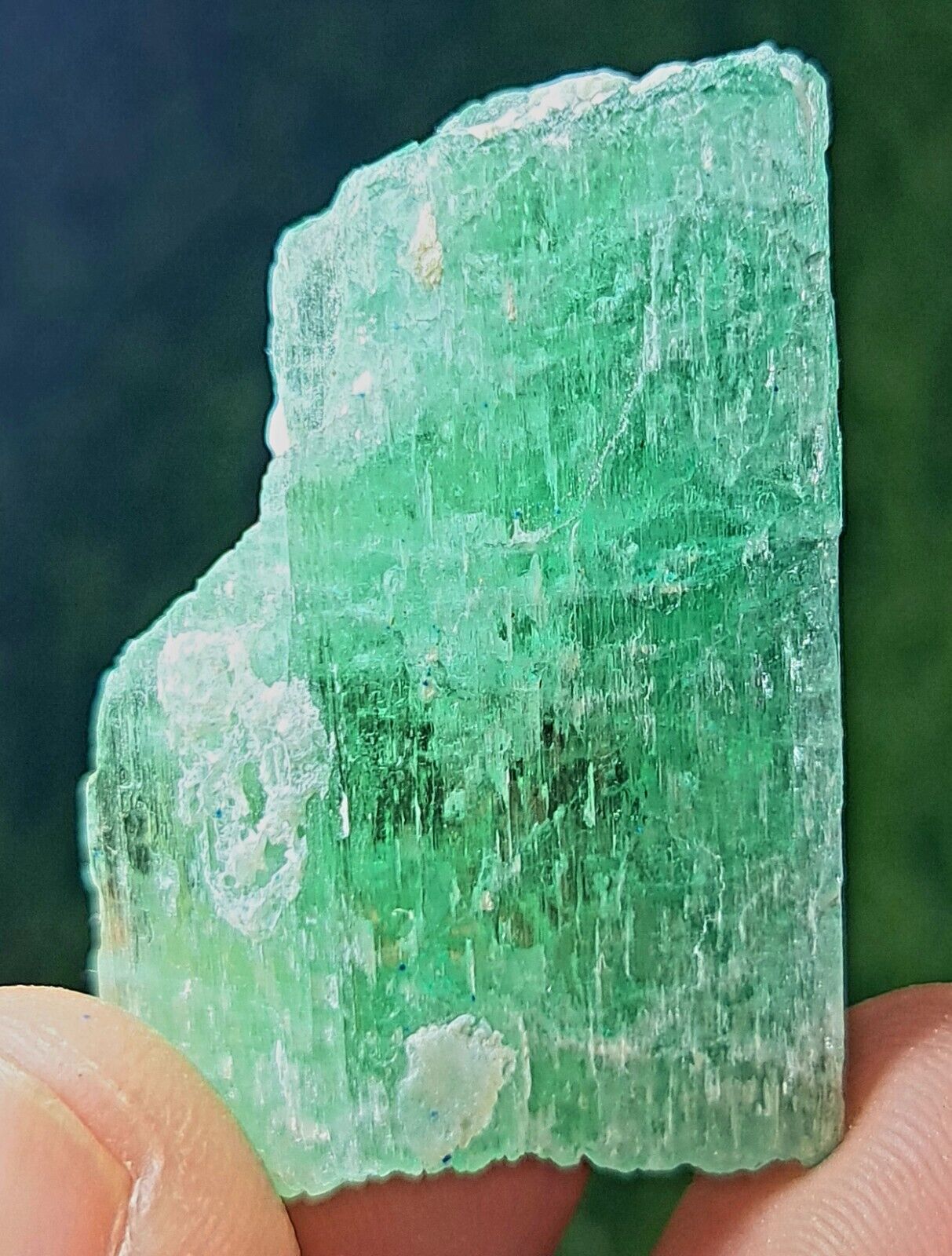 96carats A beautiful piece of lustrous green kunzite crystals from AFGHANISTAN