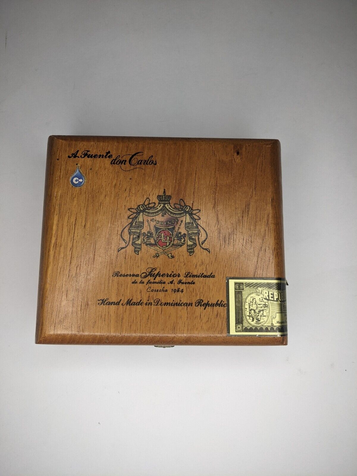 Cigar Box, A Fuentes Don Carlos Reserve Superior Limitada Cigar Box 1984