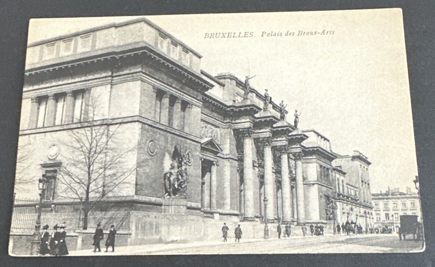 Postcard: BRUXELLES Palais des Beaux-Arts(Palace of Fine Arts) Brussels, Belgium